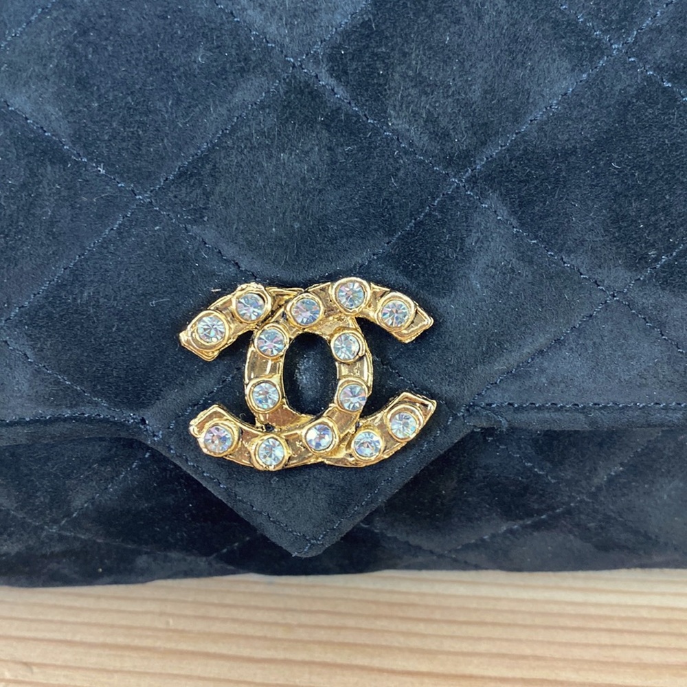 Vintage Black Suède Chanel evening purse - Picture 3 of 13